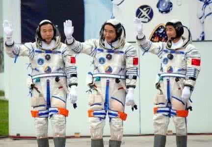 太空人中国 中国三位太空人日常生活记事2000字