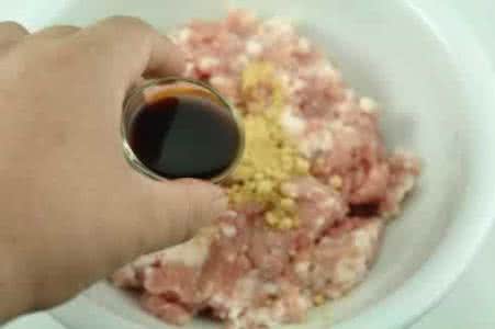猪肉白菜饺子馅的做法 白菜猪肉饺子馅的做法 怎么做饺子才好吃