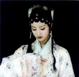 贾宝玉 史湘云 曹雪芹 薛宝琴 史湘云 曹雪芹伏笔藏玄机 最终嫁贾宝玉的是薛宝琴?