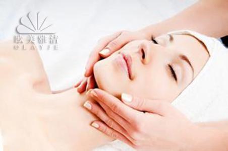睡前保湿 睡前面部护理 睡前给面部做保湿SPA