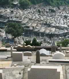 做梦梦到坟墓 做梦梦到坟墓 梦见很多坟墓