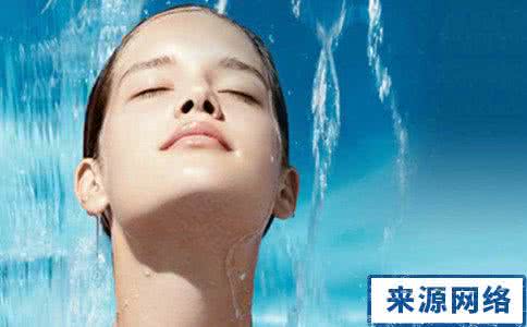 教你如何自制爽肤水 教你如何自制爽肤水 别浪费你的爽肤水了，要这么用