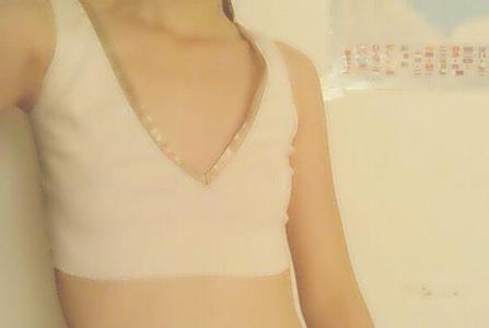 平胸妹纸 平胸怎么办 天冷了，胸小平胸的妹纸都在看