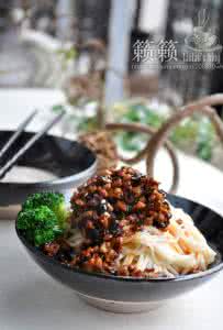 菌菇酱 10分钟速成百搭的懒人酱《菌菇肉酱》