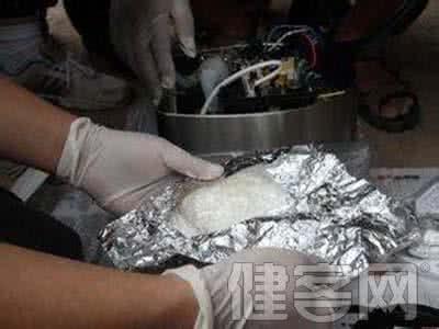 人体藏毒毒品裂开会死 男子体内藏毒跨省运输 途中毒品泄露致其昏迷