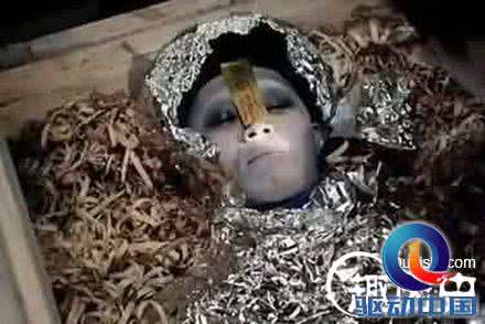 中国诡实录 盗墓贼 细说中国古代盗墓贼的第一另类奇术是什么?