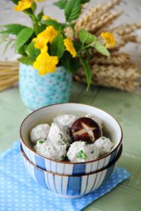 白毛浮绿水红掌拨清波 清波盈盈浮雪珍------鱼丸汤