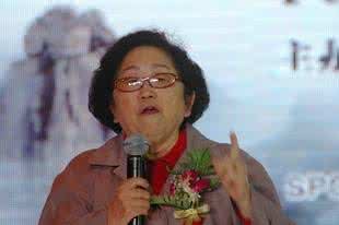 白茶降血糖 韩驰教授: 白茶对于调节免疫力和降血糖都有不错的功效