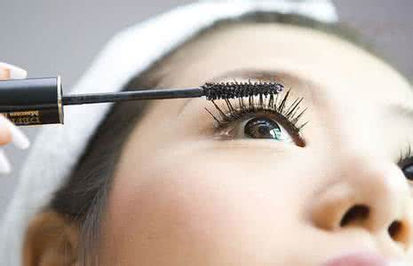 睫毛膏过期了还能用吗 睫毛膏过期了还能用吗 保质期是多久