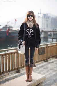 苗条曲线 围巾+高个子 巧搭更显苗条曲线！