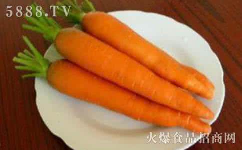 生吃胡萝卜 生吃胡萝卜 注意！生吃胡萝卜不靠谱