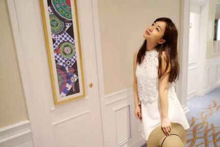 女生衣柜必备12件衣服 为什么女生的衣柜永远缺一件衣服?