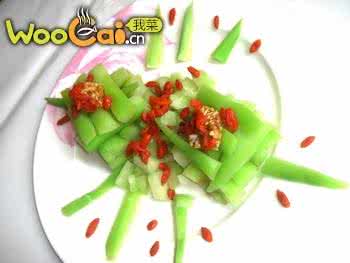凉拌芥蓝 秋季便秘吃什么 润肠通便就吃凉拌芥蓝