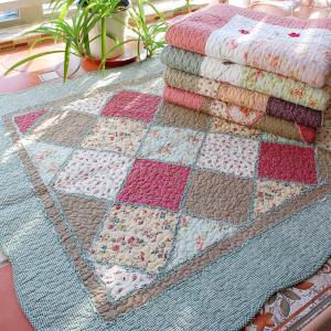 拼布地垫的做法 【布艺】巧用碎布料做拼布地垫