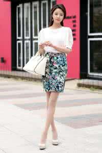 雪纺衫搭配什么裙子 雪纺衫搭配什么裙子好看