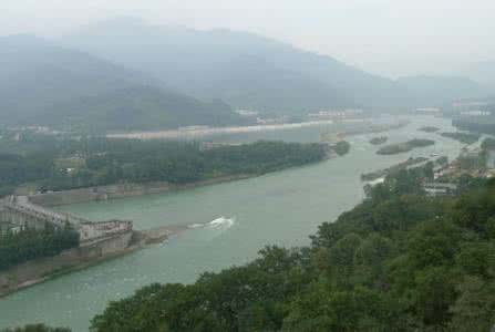 李冰修建的都江堰 造福千秋的都江堰
