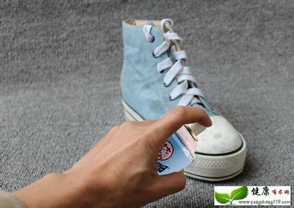 最强陈旧汗渍去除方法 最强陈旧汗渍去除方法 怎样去除鞋子上的汗渍？去除鞋子汗渍的方法