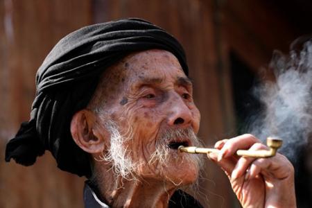 大爷你的长寿秘诀搞笑 心理学家推荐的长寿秘诀——笑