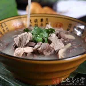 羊肉汤怎么做好吃 羊肉汤怎么做好吃 如何自制美味羊肉汤