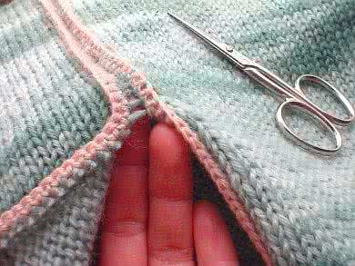 毛衣怎么剪不脱线 巧剪毛衣不脱线技巧教程