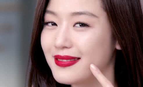 完美妻子韩剧谁是男主 韩剧女主完美底妆怎么画