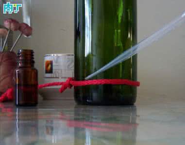 啤酒瓶做手工图片大全 不用玻璃刀酒瓶手工分割方法图解 啤酒瓶做花器过程╭★肉丁网