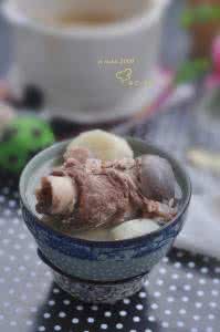 大骨棒炖酸菜 豆浆炖大棒骨