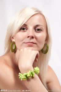 四十岁白头发早衰 早衰、肥胖、白发!7个动作帮你调节内分泌,轻松排毒