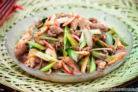 京味葱爆羊肉 肉嫩葱香红亮诱人的【京味葱爆羊肉】