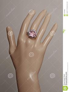 中国最露的时装秀视频 手上的时装