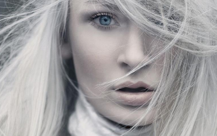 长白头发是什么原因 长白头发不可怕，长在不该长的地方才可怕！