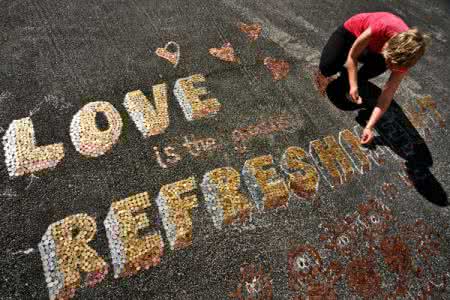 金钱与真爱 不能上升到金钱的爱，都不是真爱！