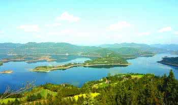 【原】那年春天,那片云(湖心小诗)