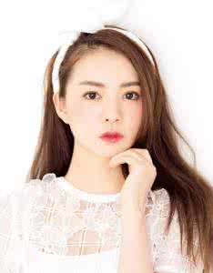 怎样扎头发显得脸小 怎样显得脸小 怎样化妆显得脸小呢