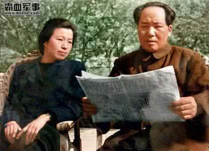 一张报纸的面积 毛泽东与江青珍贵合影：同读一张报纸