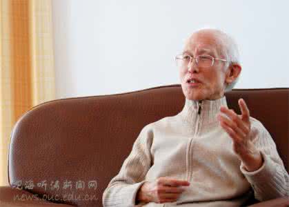 余光中 乡愁 原文 娓娓与喋喋    文 / 余光中