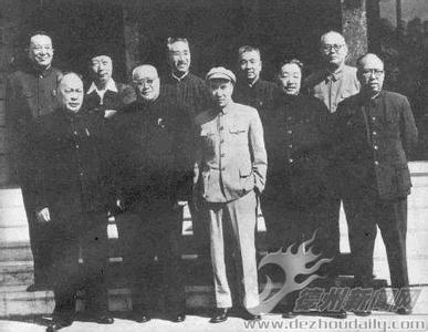 十大元帅林彪 十大元帅之间关系：林彪与九大元帅交恶录 之间