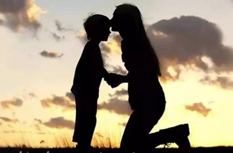 嘻哈包袱铺 泪奔 这个破旧的包袱里,一封妈妈偷塞的信让3个男人泪奔...