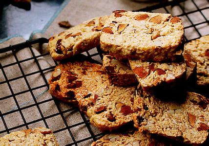 燕麦核桃饼干 燕麦红枣核桃饼干