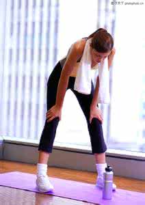 在家能做的健身运动 健身运动 在家也能做的毛巾健身操