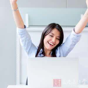 如何瘦手臂上的拜拜肉 如何瘦手臂 3种绝佳方法解决“拜拜肉”