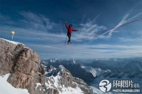 男孩自学盲走钢丝 过山车和走钢丝