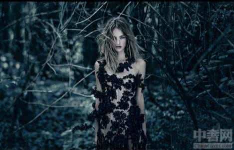 黑夜中最亮的星原唱 Alexander McQueen | 黑夜中最亮的星