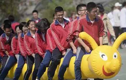 父母关心孩子的事例 高考前父母怎样关心孩子