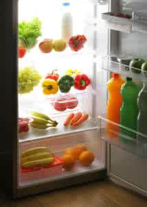 冰箱食物中毒 不宜放冰箱的食物 警惕冰箱食物中毒 四类食物不宜放冰箱