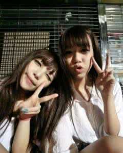 拍照剪刀手怎么吐槽 甩掉剪刀手！教你拍出让人羡慕的闺蜜照！