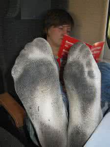 只穿白袜子在脏地上走 脏袜子的哲学:3种做事方法