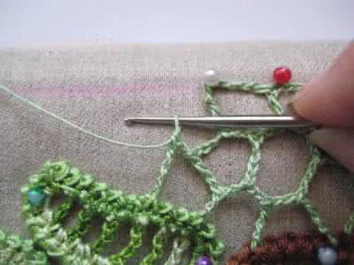 毛衣领口钩针花边图解 【引用】钩花边衣+连接是有规律