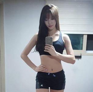 初中女孩火辣身材图片 初中女孩火辣身材图片 肥妈到身材火辣的女神！如何从180斤怒减65斤
