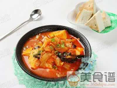 韩国泡菜豆腐汤 饱了口福又温暖——黑木耳豆腐泡菜锅